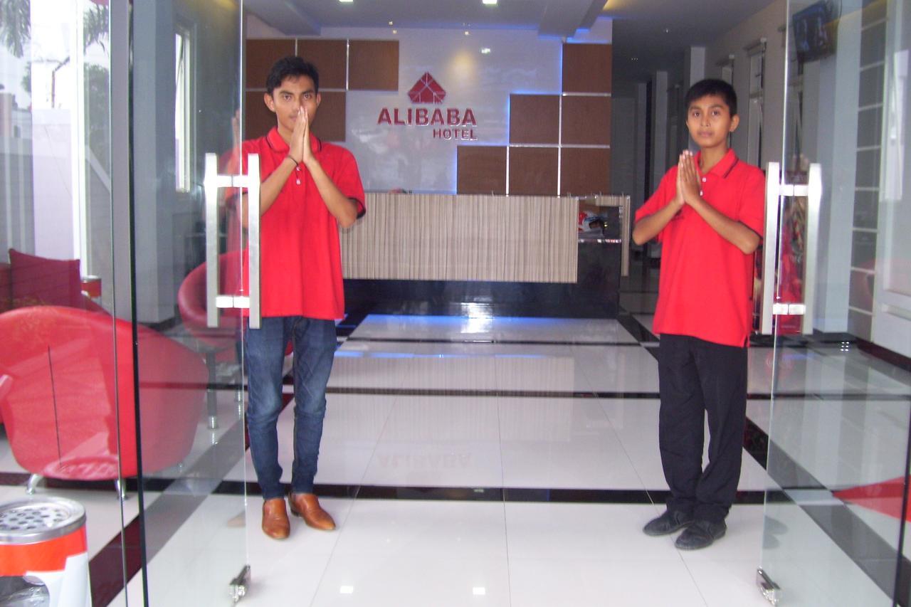 Alibaba Hotel Pangkalanbuun Buitenkant foto